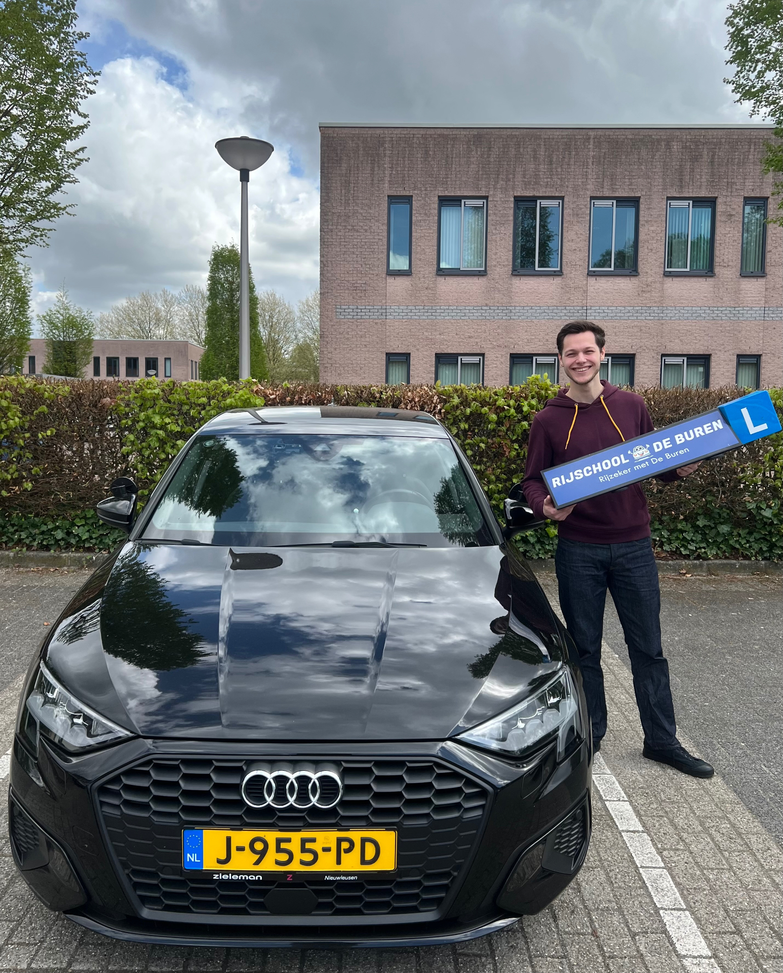 Geslaagde leerling van Rijschool De Buren — Geslaagd in Amersfoort